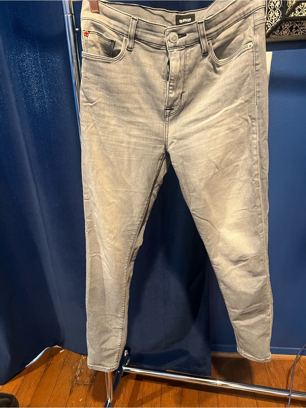 Hudson Jeans women’s Skinny Jeans in Light Gray